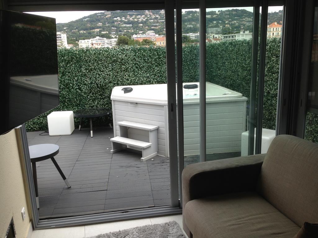 Penthouse With Jacuzzi On The Big Terrace Cannes